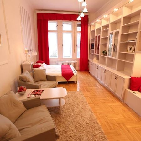D.Five Classic Luxury Apartment Boedapest Kamer foto