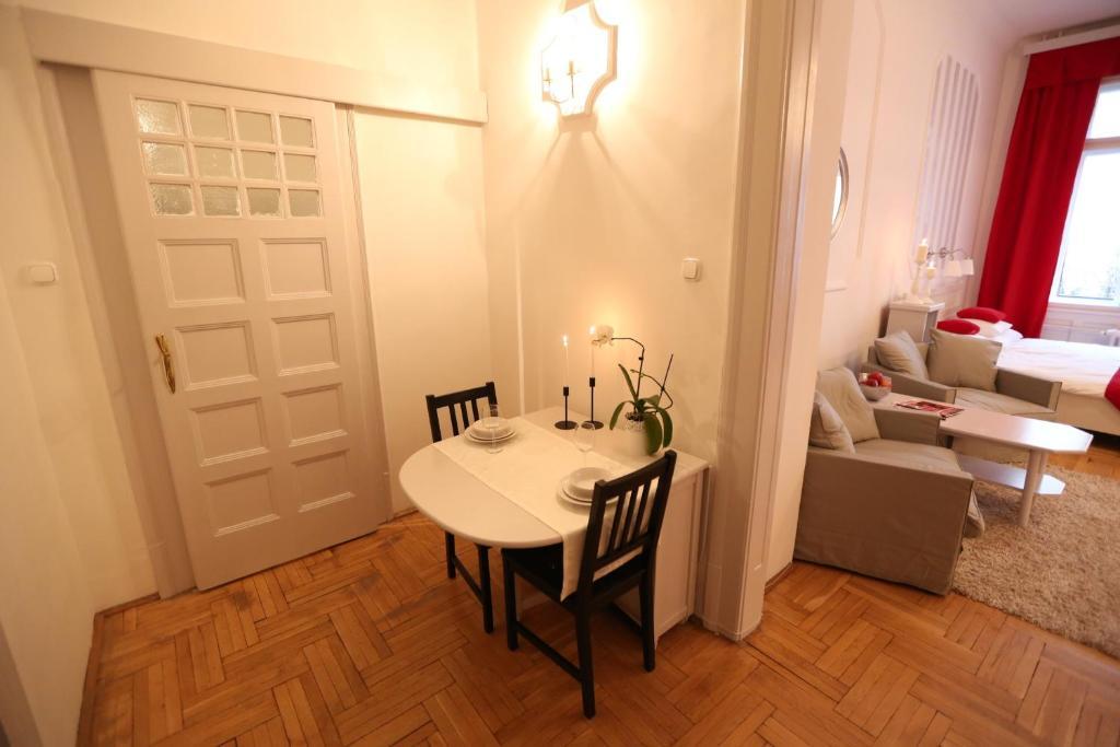 D.Five Classic Luxury Apartment Boedapest Kamer foto