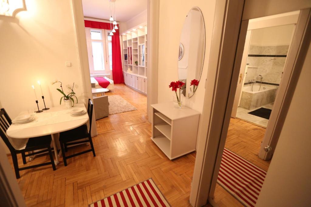 D.Five Classic Luxury Apartment Boedapest Kamer foto