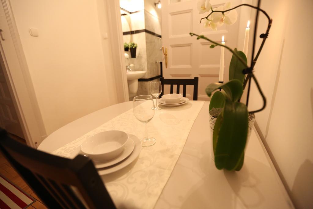 D.Five Classic Luxury Apartment Boedapest Buitenkant foto
